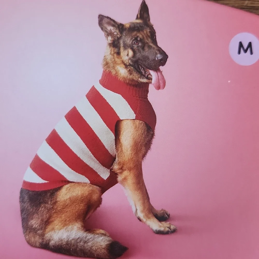 NWT Boots & Barkley Red and White Candy Cane Striped Pet Sweater Size Medium